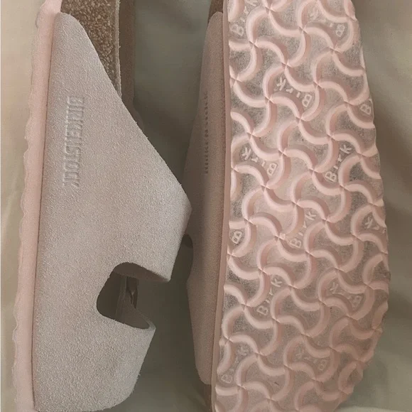 Light Pink Suede Birkenstock sandals - Picture 4 of 4